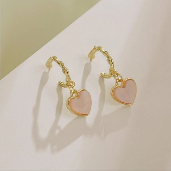 💙💕💕Last one Light Pink Heart Twist Hoop Earring - Picture 10 of 16